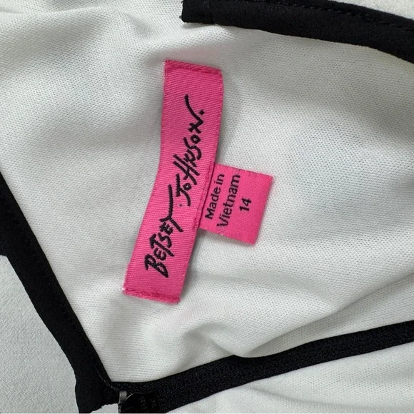 Betsey Johnson Black and White Polka Dot Dress with Heart Cutout Back - Picture 7 of 11